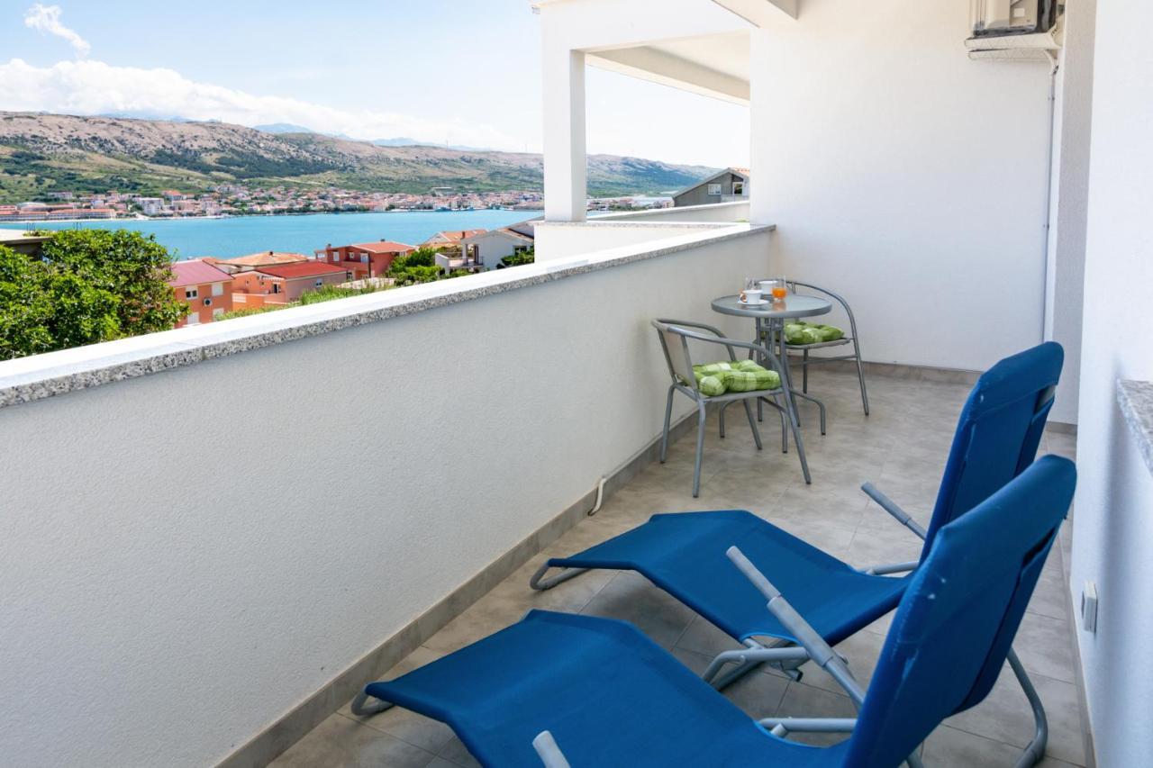 Apartments Veronika Pag Town Exterior photo